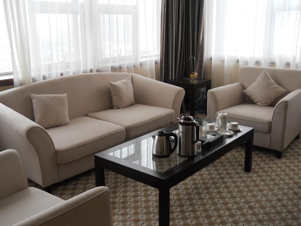 Yijing Holiday Hotel Yimeng Road Linyi  Exterior foto